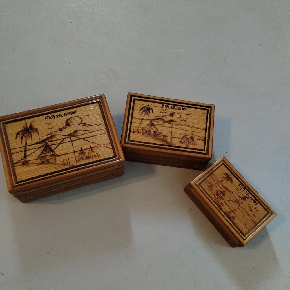 SOUVENIRS FIJI ISLANDS BAMBOO BOXES  (3)
